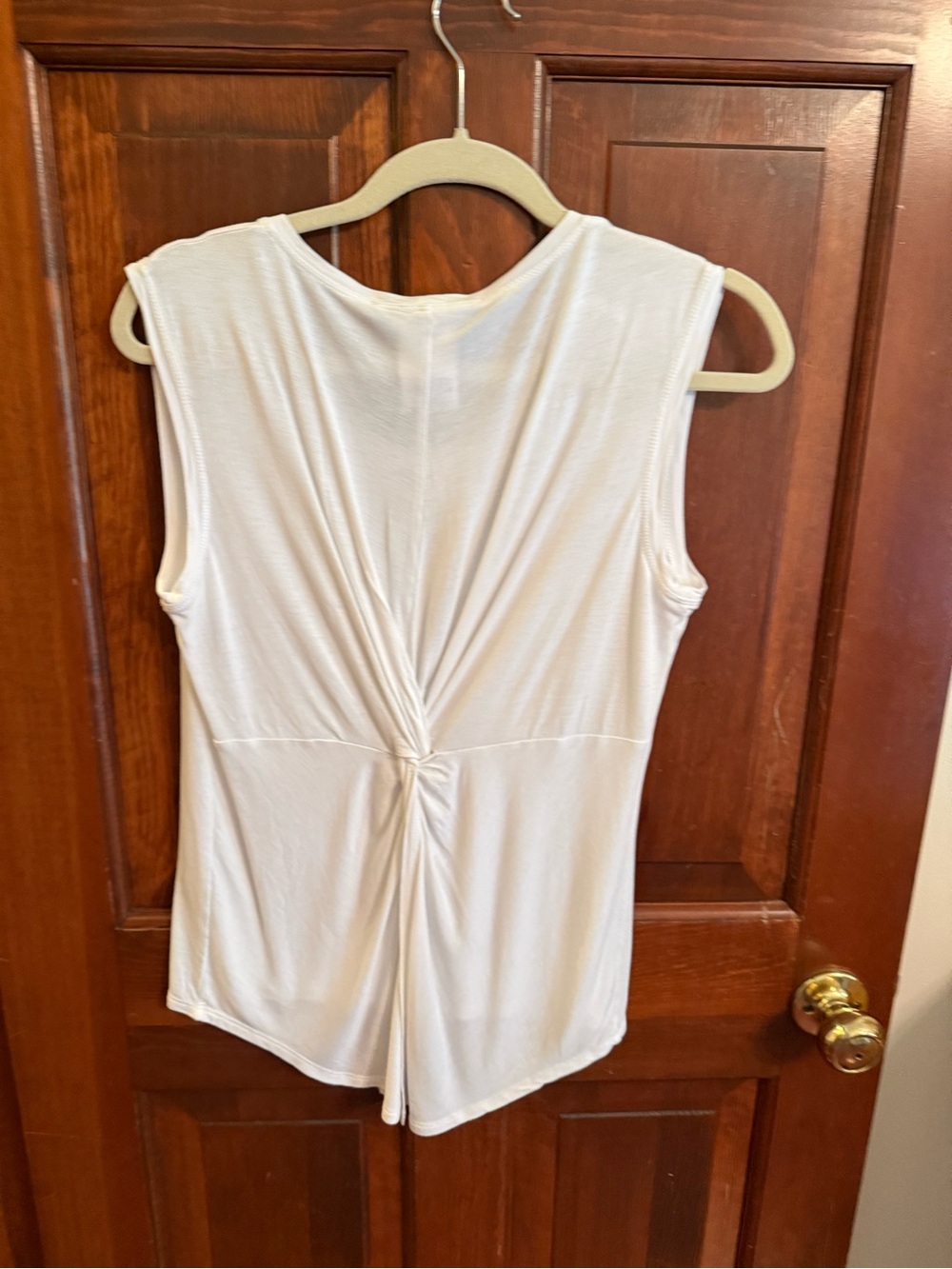 BCBGMaxAzria White Twist-Back Sleeveless Tank